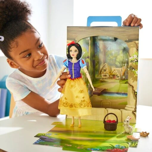 Snow White Disney Story Doll – 11'' - Image 2