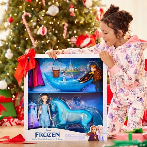 Disney Frozen 2 Classic Doll Gift Set - Image 2
