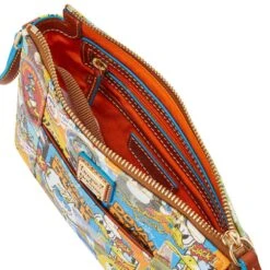 Disney Donald Duck Dooney & Bourke Crossbody Bag – 90th Anniversary -Disney 4203106060176 3