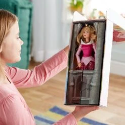 Disney Aurora Classic Doll – Sleeping Beauty – 11 1/2'' 20 Disney Aurora Classic Doll – Sleeping Beauty – 11 1/2'' -Disney 6001040901697 8