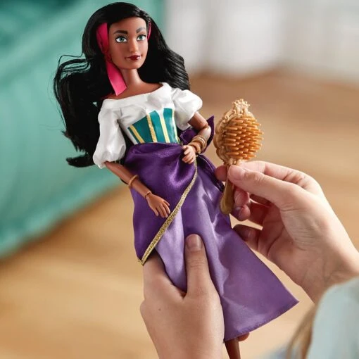 Disney Esmeralda Classic Doll – The Hunchback Of Notre Dame – 11 1/2'' - Image 2