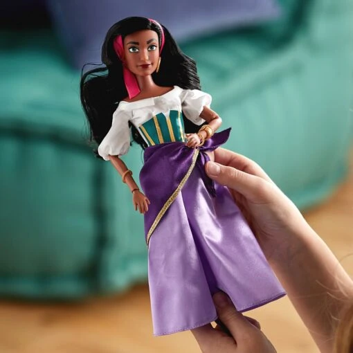 Disney Esmeralda Classic Doll – The Hunchback Of Notre Dame – 11 1/2'' - Image 6