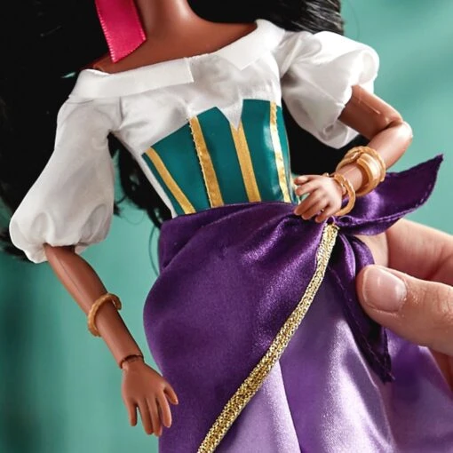 Disney Esmeralda Classic Doll – The Hunchback Of Notre Dame – 11 1/2'' - Image 8