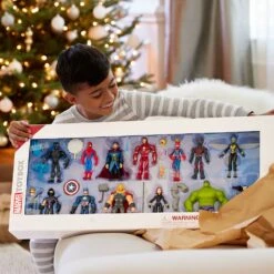 Disney Avengers Action Figure Gift Set – Marvel Toybox -Disney 6101047624515 2