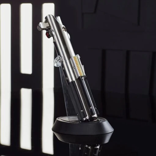 Disney Skywalker Legacy LIGHTSABER Collectible Set – Star Wars - Image 7